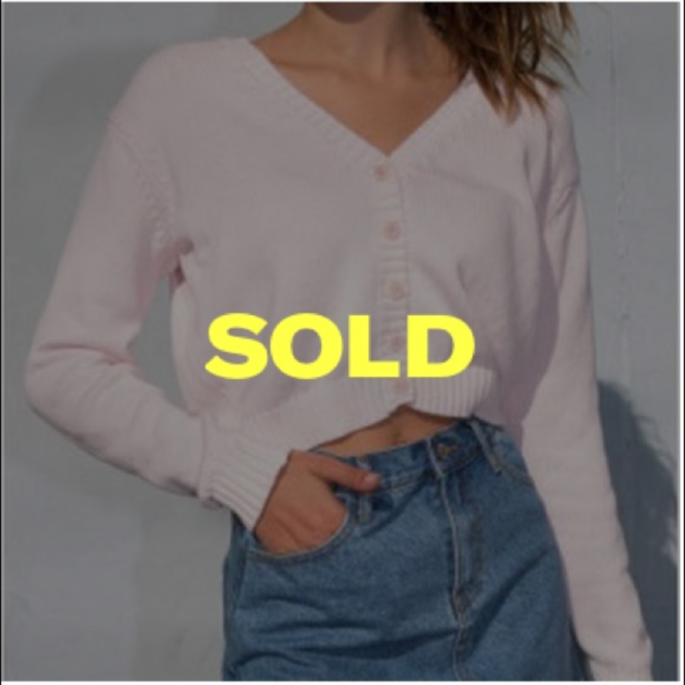 NWT BRANDY MELVILLE LIGHT PINK BILLIE SWEATER - Picture 1 of 2